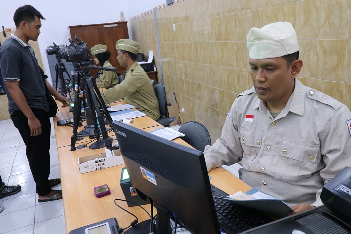 Foto Peringatan Hari  Pahlawan  dari Jokowi Hingga Suporter 