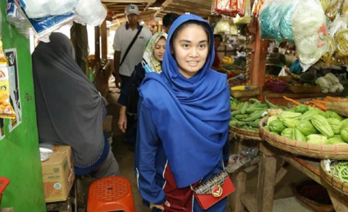 Deretan Perempuan Cantik yang 'Dekati' Prabowo  Tagar