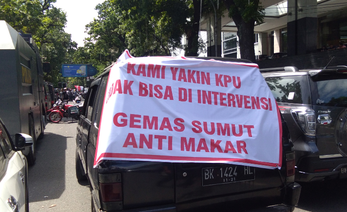 KPU Sumut Didemo