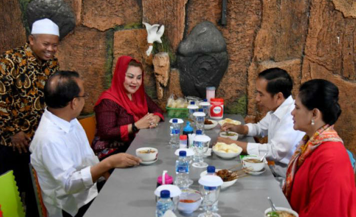 Jokowi-Iriana Sarapan di Semarang