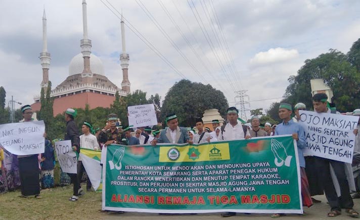 Demo Remaja Masjid Semarang