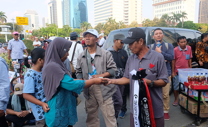 Aksi Ubah Jalan Medan Merdeka Barat Jadi Pasar