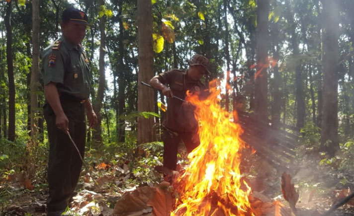 Simulasi Pemadaman Kebakaran Hutan