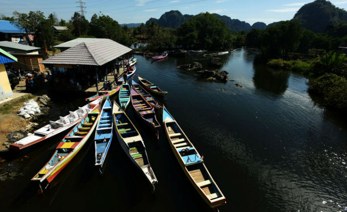Wisata Hutan Batu Kars