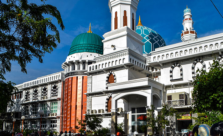 Masjid Agung Al Makmur