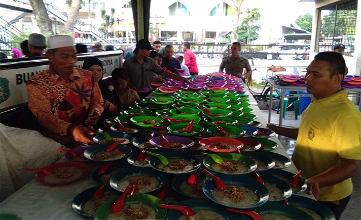 Bubur Sup di Masjid Medan