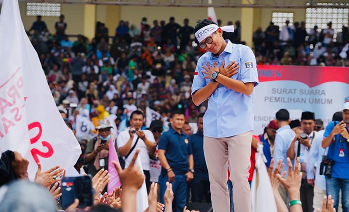 Sandiaga Main Gitar Bareng Rhoma Irama di Lumajang