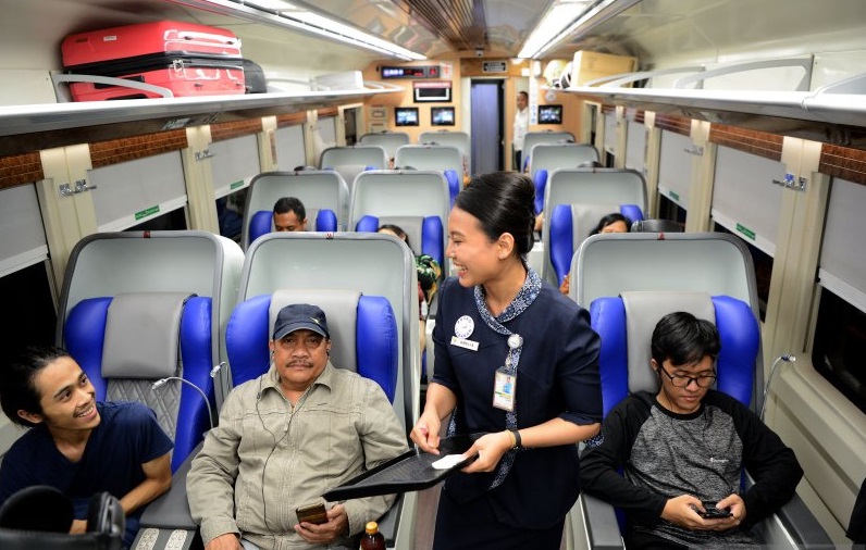 Leyeh-leyeh di KA Mewah Sleeper Luxury 2  Tagar