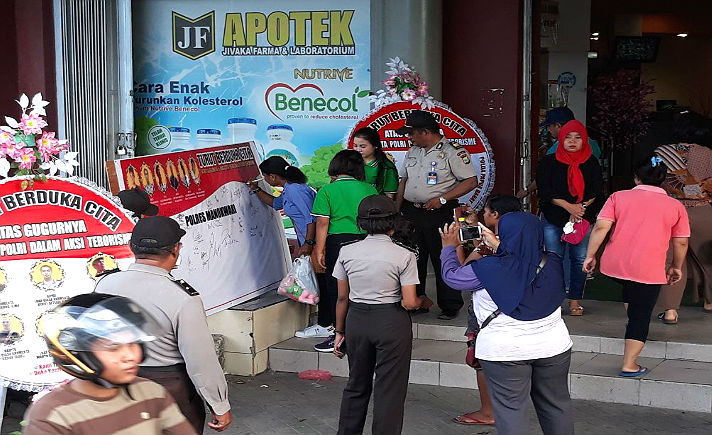 Simpati Warga kepada Polisi