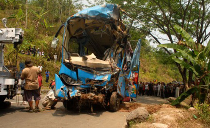 EVAKUASI BUS MASUK JURANG SUKABUMI