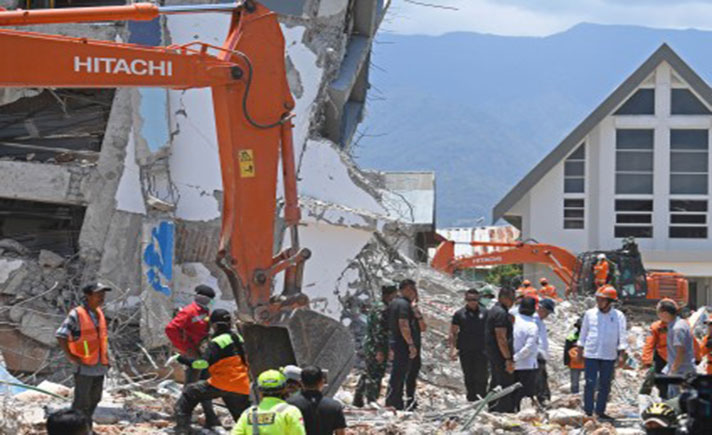 PRESIDEN TINJAU PROSES EVAKUASI KORBAN GEMPA