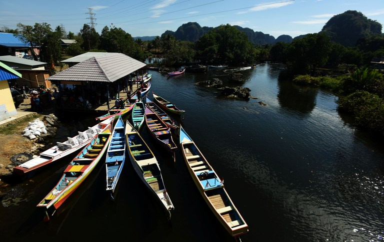 Wisata Hutan Batu Kars