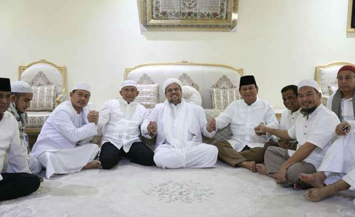 Umrah Politik Prabowo - Amien Rais