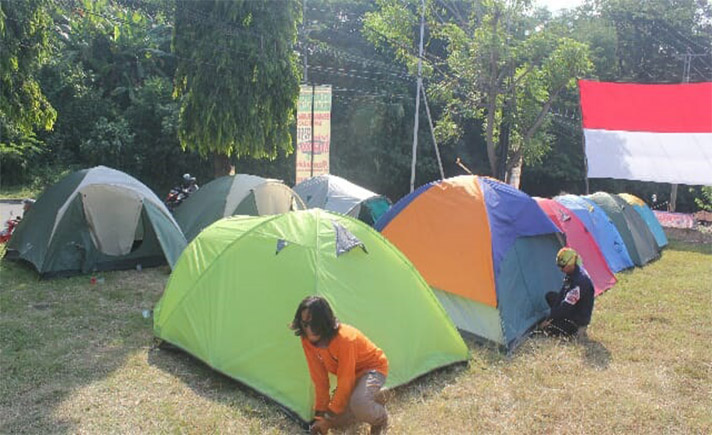 Tenda Dum di Rest Area