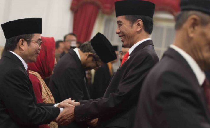 Jokowi - Yudi Latif