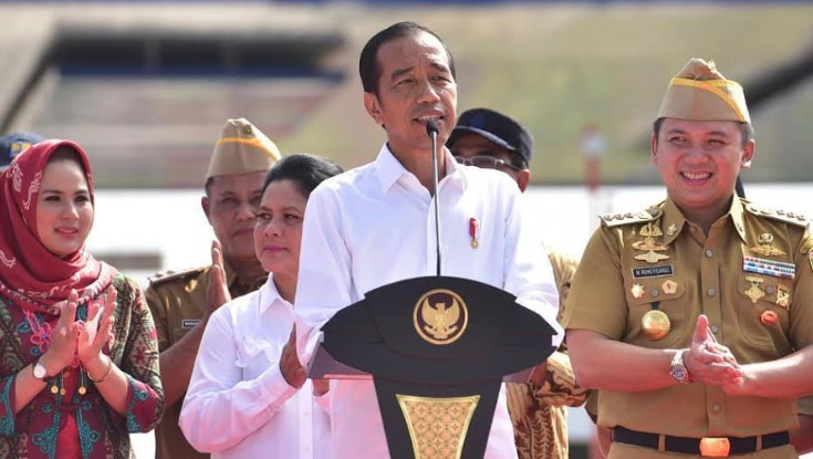 Jokowi Resmikan Tol Terpanjang di Indonesia