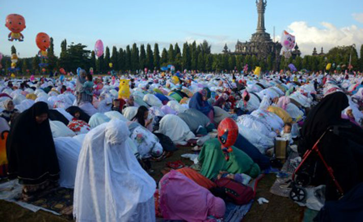 Shalat Id di Bali