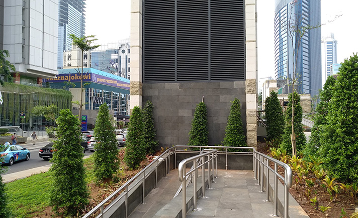 Foto Melihat Hijaunya Taman Mrt Dukuh Atas Tagar