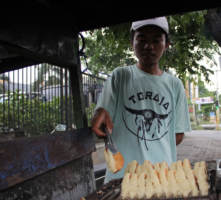 Kue Baroncong