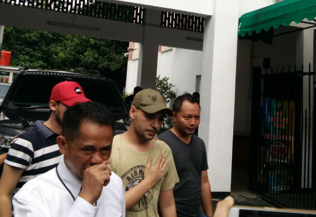 Artis Sinetron Riza Shahab