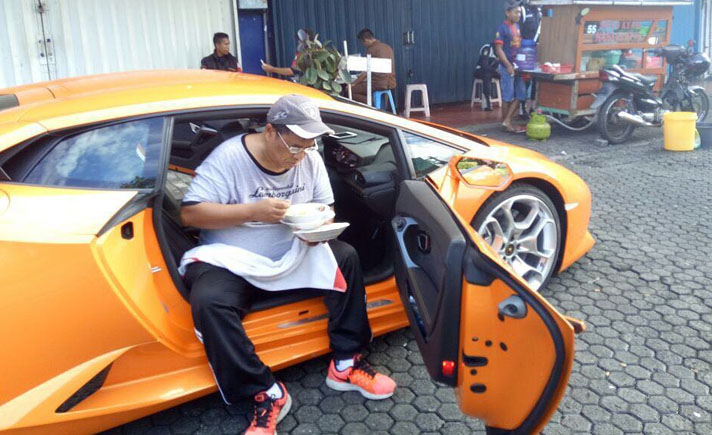 Kebanyakan Bawa Uang, Hotman Malah Dikira Teroris