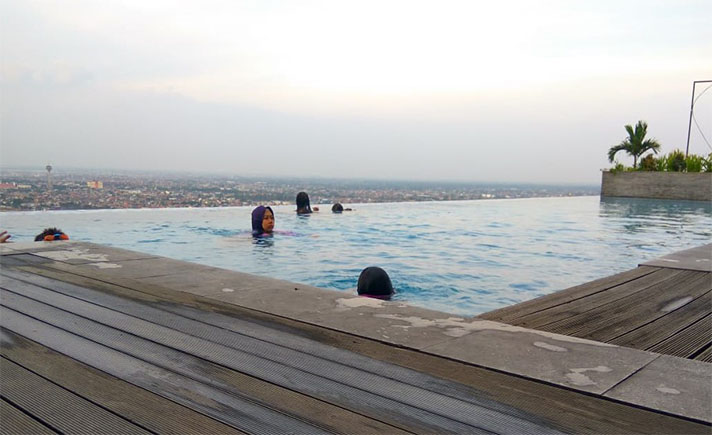 Sky Pool Star Hotel Semarang