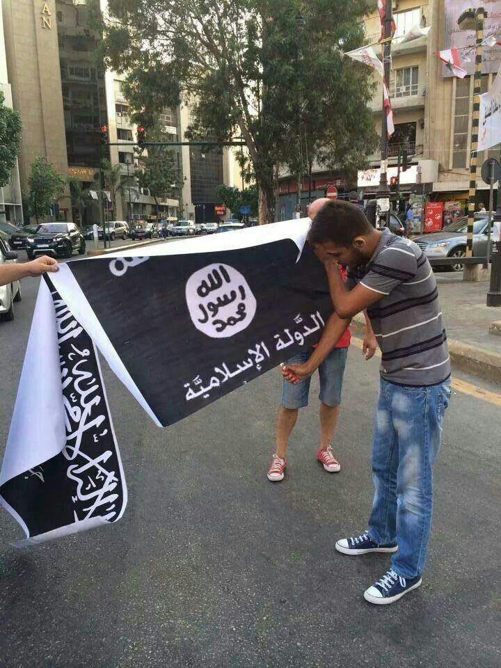 Pembakaran Bendera ISIS