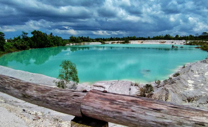 Danau Kaolin Babel