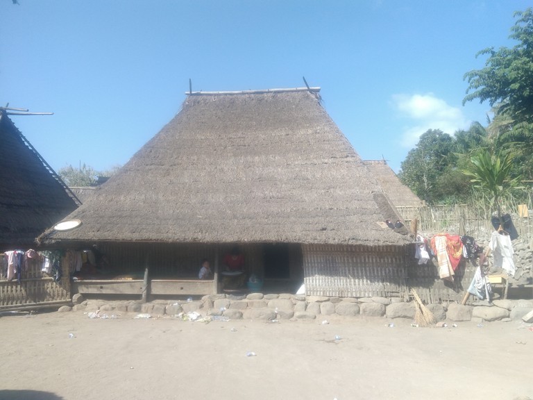 Rumah Adat Lombok