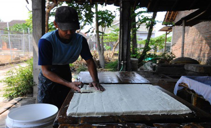 PRODUKSI TAHU MENURUN