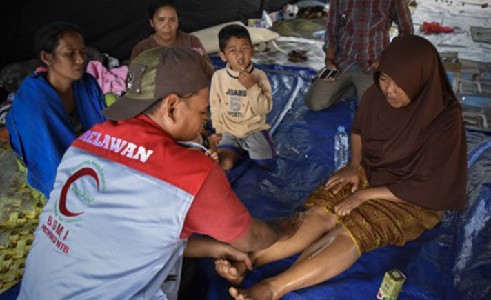 KORBAN GEMPA BERTAHAN DI PENGUNGSIAN