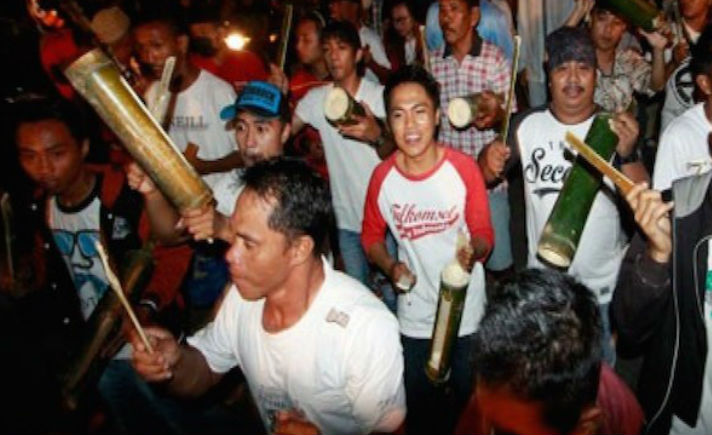 tradisi membangunkan sahur