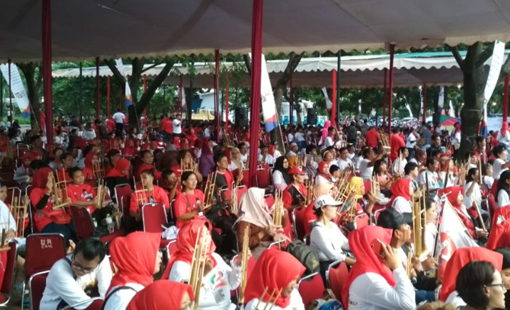 Gema Angklung untuk dukung Jokowi