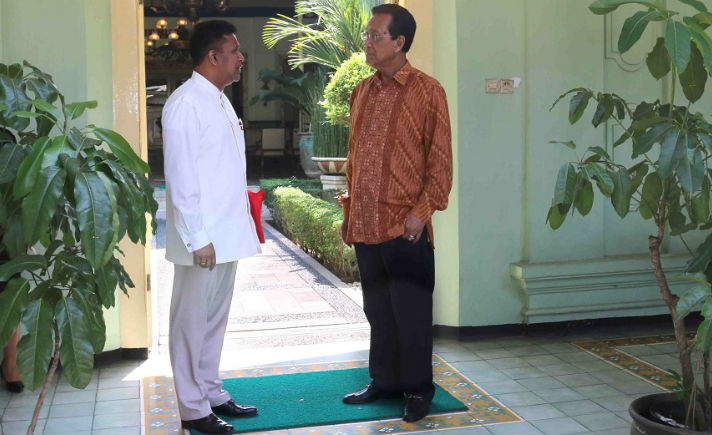 Duta Besar Sri Lanka untuk Indonesia dan ASEAN Dharshana M. Perera tampak akrab berbincang Gubernur DIY Sri Sultan HB X