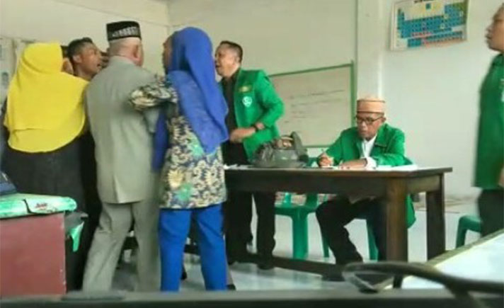 Ribut Kepsek SMA di Simalungun