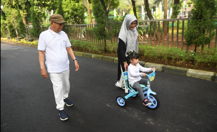 Ma'ruf Amin Tanpa Sarungan