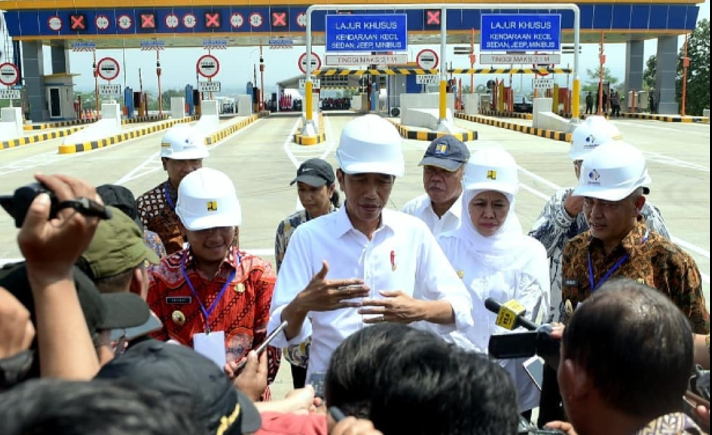 Jokowi jalan tol