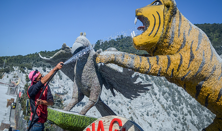 Erupsi Gunung Tangkuban Perahu berangsur reda