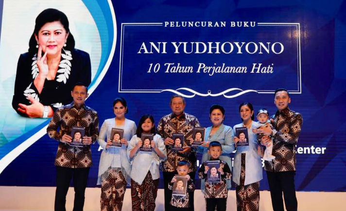 Mantan Ibu Negara Ingin Eksis Bukan Sindrom Queen Bee