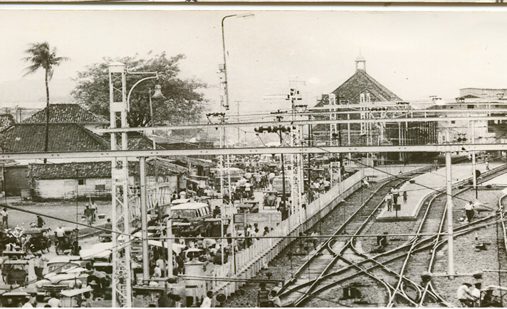 Stasiun Jatinegara Belanda