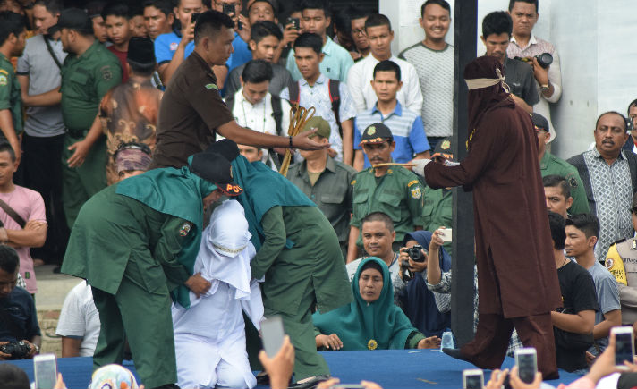 Hukum Cambuk Aceh