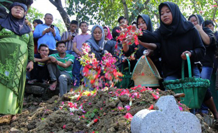 Pemakaman Korban Ledakan Bom Bunuh Diri