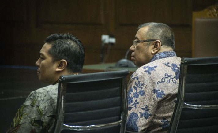 Dakwaan Asrun dan Adriatma Dwi Putra