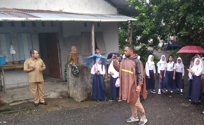 Segel Sekolah Ambon