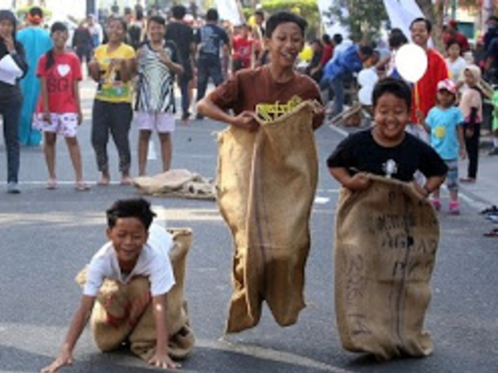 Lomba balap karung