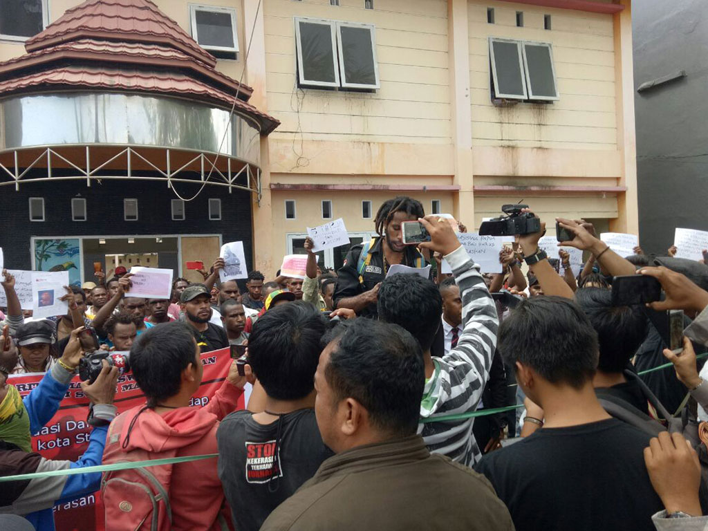 Aksi Mahasiswa Papua di Makassar