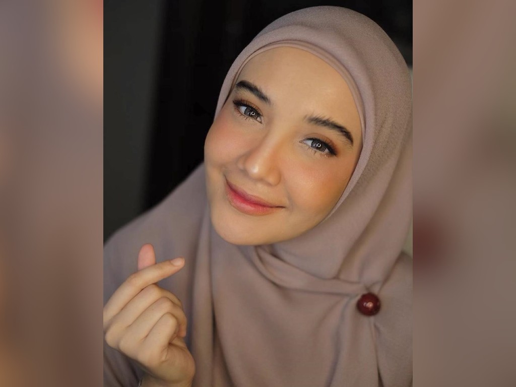 Gaya Hidup Baru Citra Kirana dan Lima Artis Berjilbab Tagar