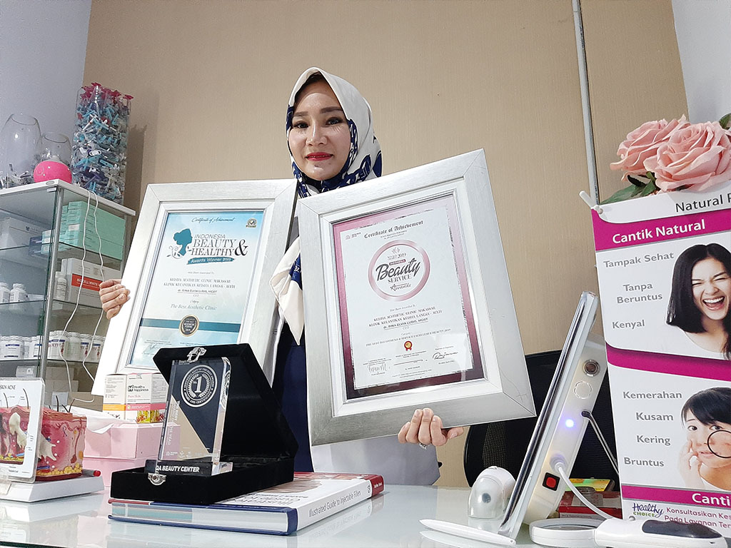 dr Rina Elvia Lubis