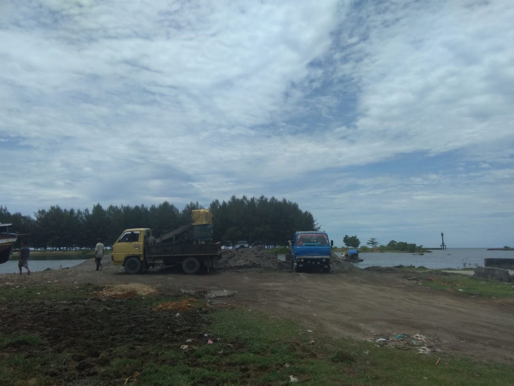 Tambang Pasir Ilegal di Pessel