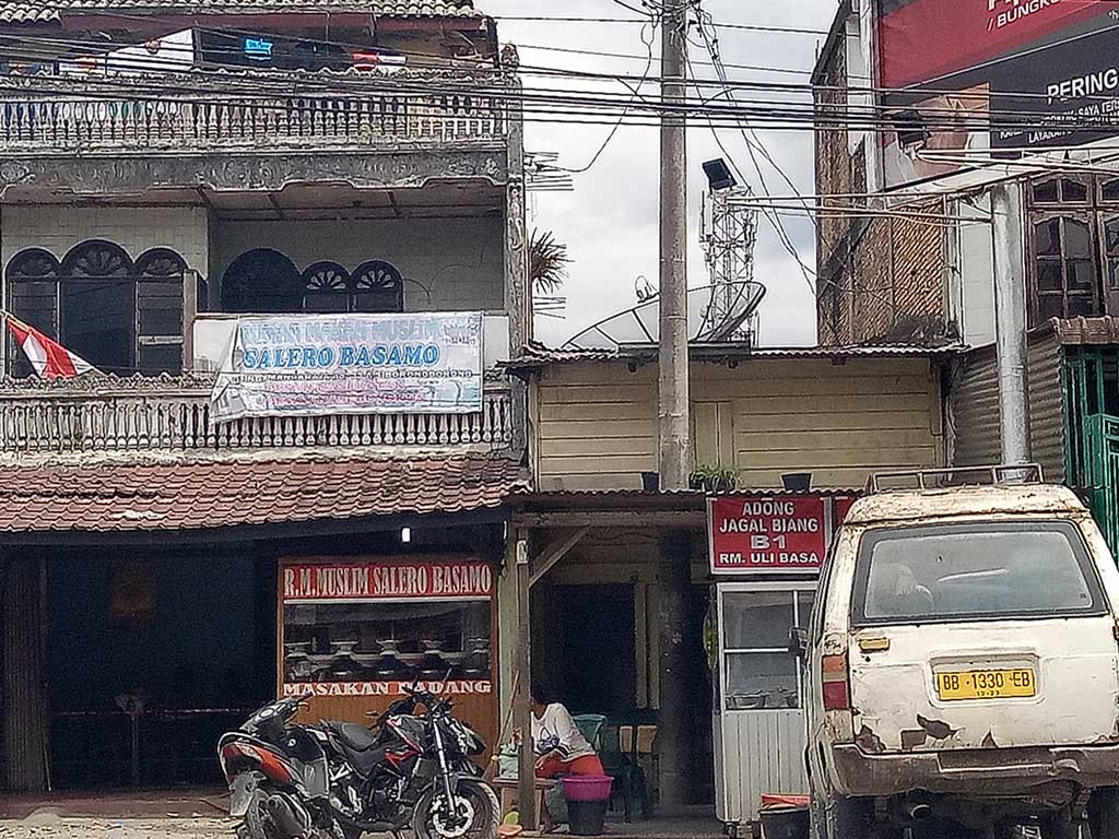 RM Batak dan Padang di Taput